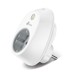 TP-LINK HS100P2 smart plug White 3680 W